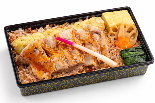 【鰹節】鶏の照焼きと削り節の鰹節弁当